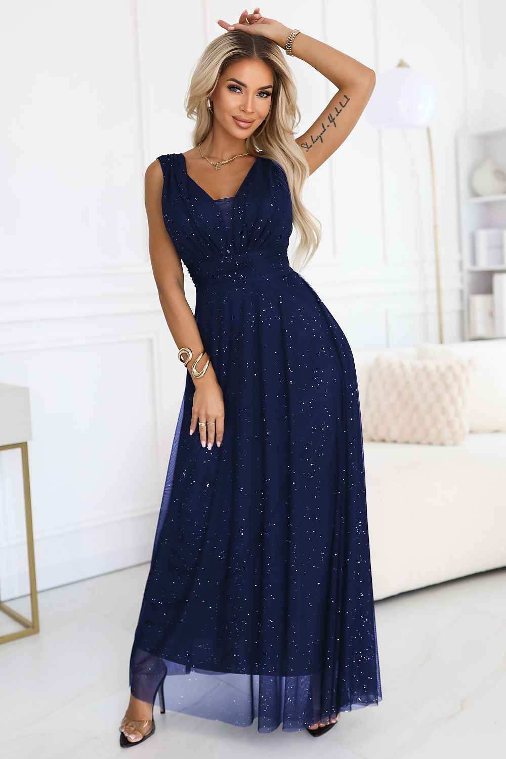 Long dress model 221116